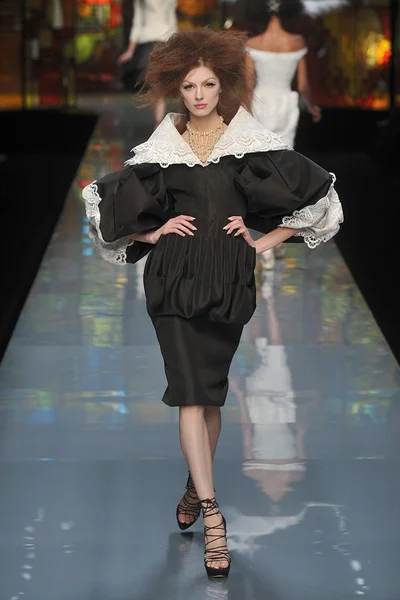 Look 17